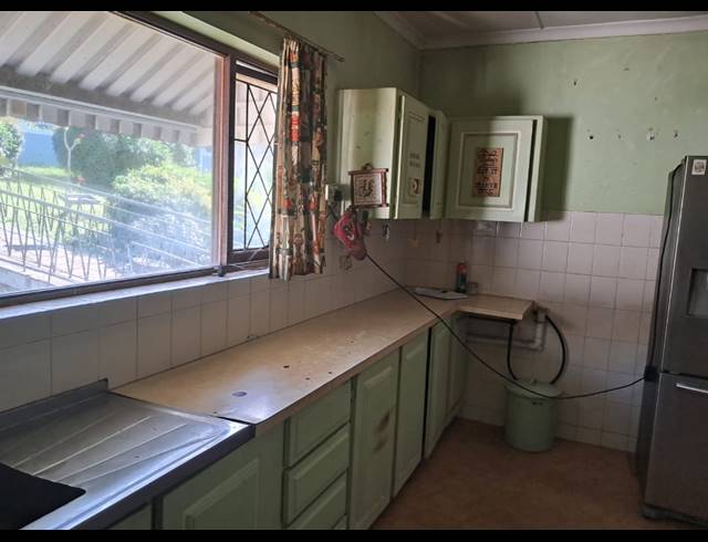 4 BEDROOM HOUSE FOR SALE IN SEA VIEW